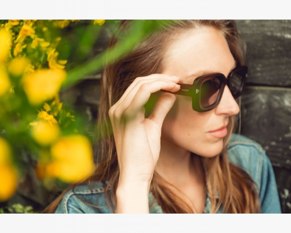 woman wearing karun sunglasses