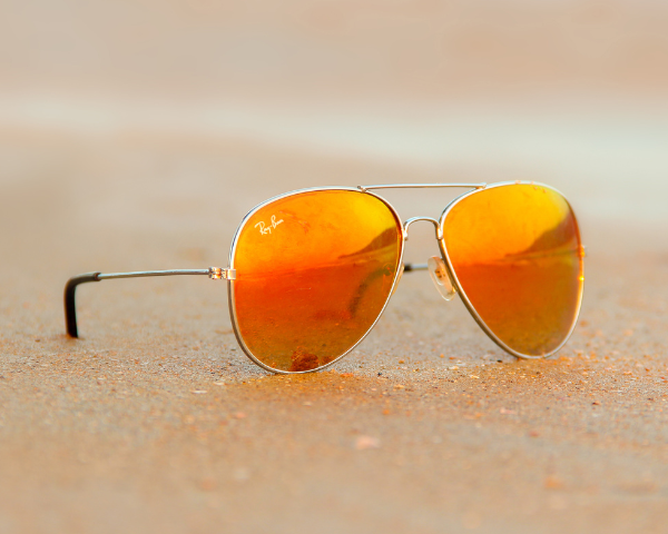 Pilot mirrored sunglasses