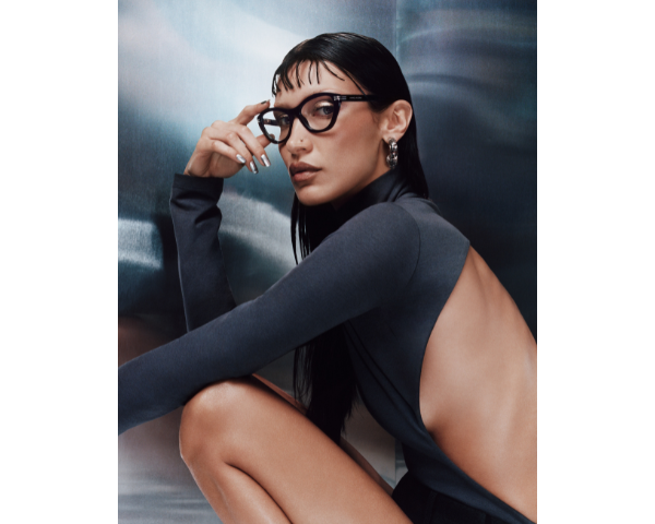 woman wearing marc jacobs eyeglasses
