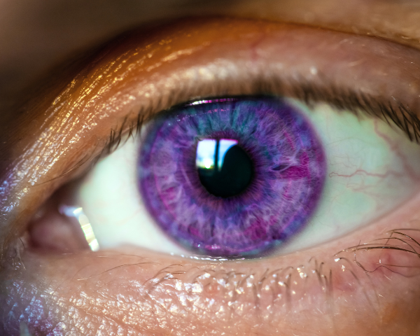 violet eyes