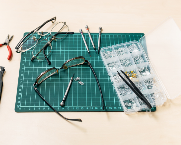 eyeglasses kit