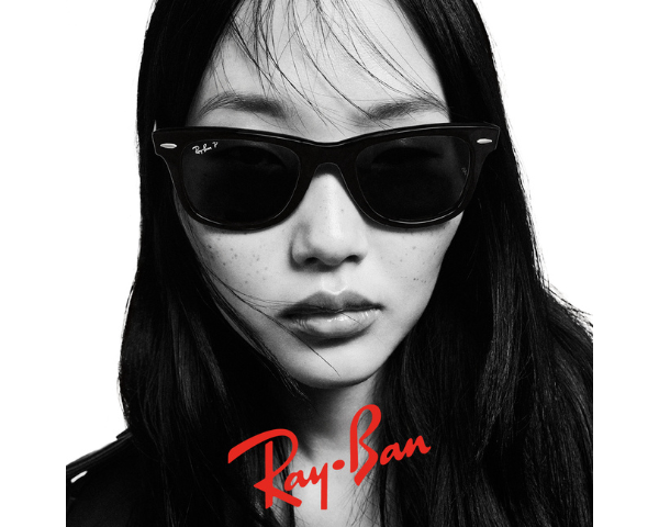 woman wearing wayfarers