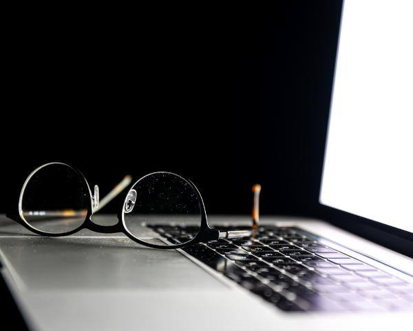 Ask an Optician: Should I Get Computer Glasses? | SmartBuyGlasses CA