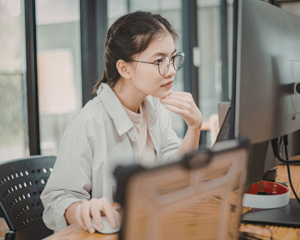 Best Lens Type for Office Work and Computer Use | SmartBuyGlasses CA