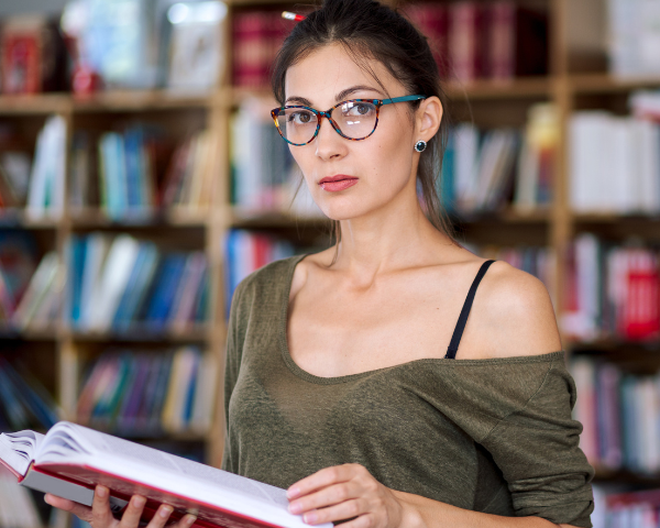 The Librarian Look: Eyewear to Match Your Inner Bookworm ...