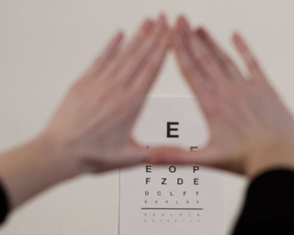 dominant eye test