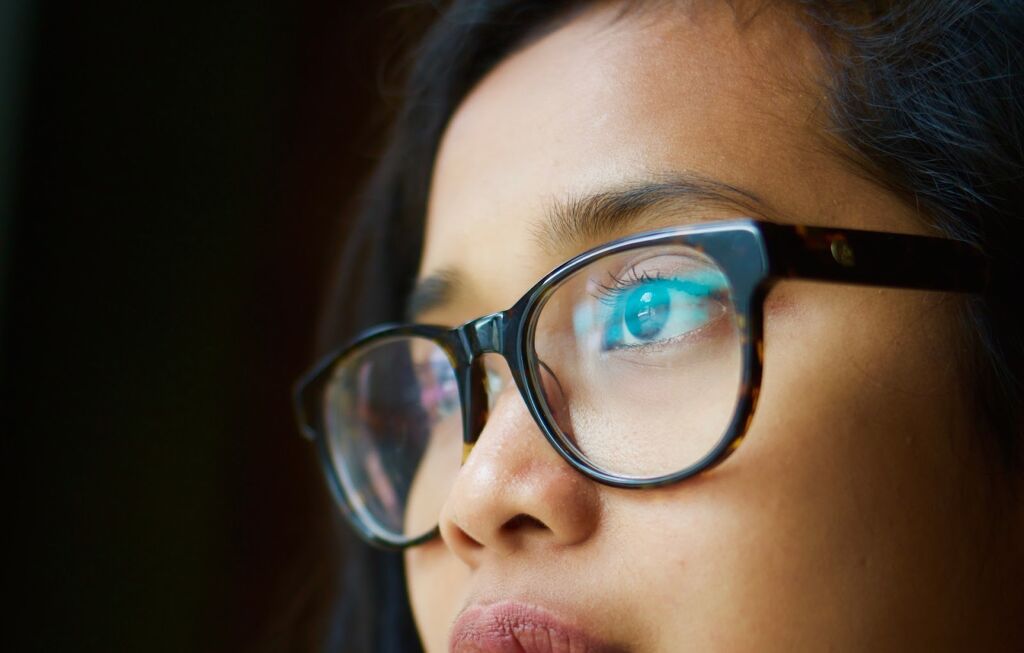 Can A Pair Of Glasses Fix A Migraine Headache? SmartBuyGlasses USA