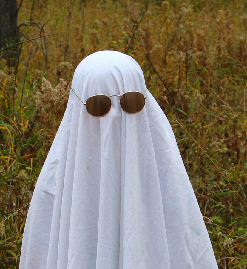 Sppoky Ghost with glasses