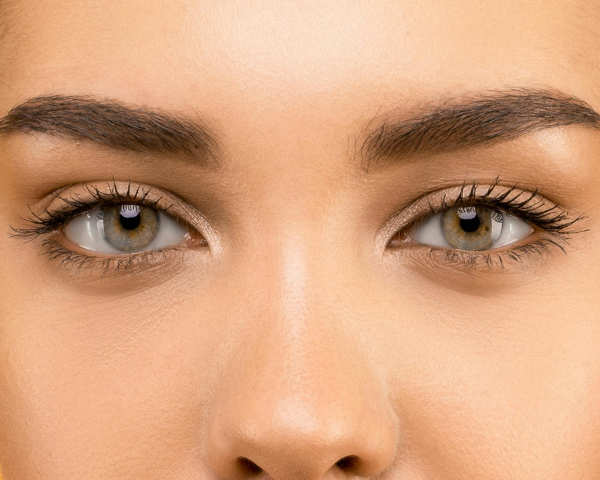 Wide-set eyes