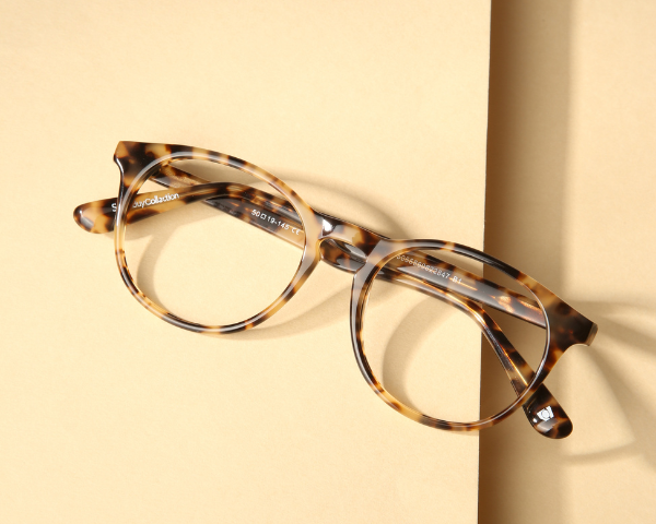 tortoiseshell glasses