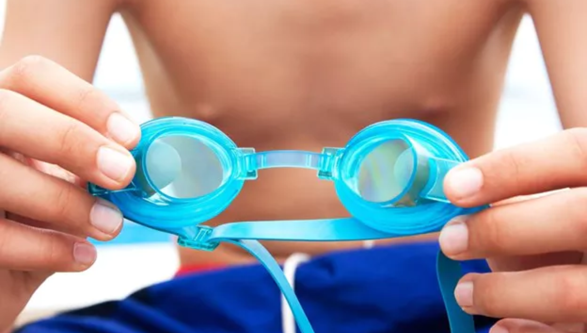 Buying Swimming Goggles